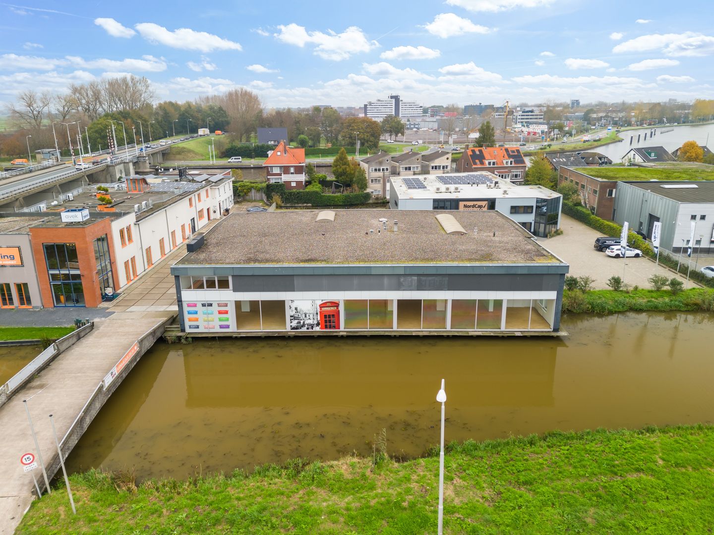Bekijk foto 1 van Kanaaldijk 32