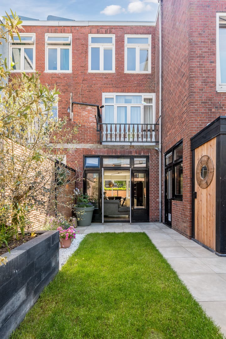 Foto 33 van E. Thomassen à Thuessinklaan 32