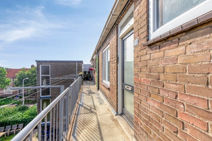 Foto 2 van Van Eesterensingel 47