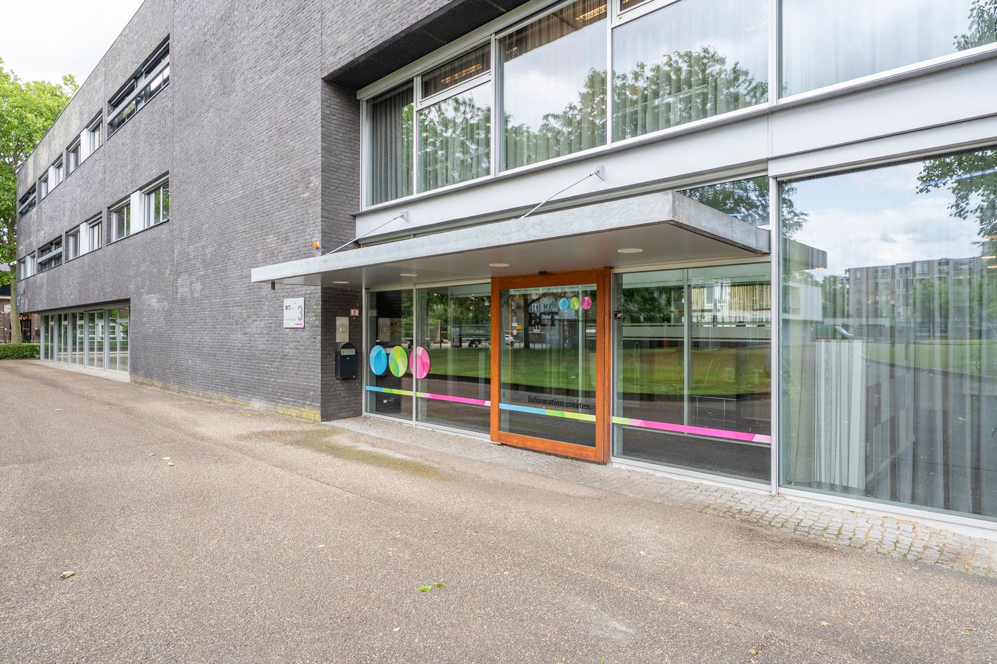 Bekijk foto 1 van Hub Dassenplein 3