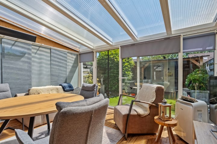 Foto 28 van Kluft 46