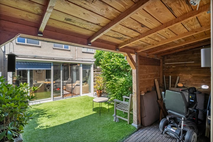 Foto 26 van Kluft 46