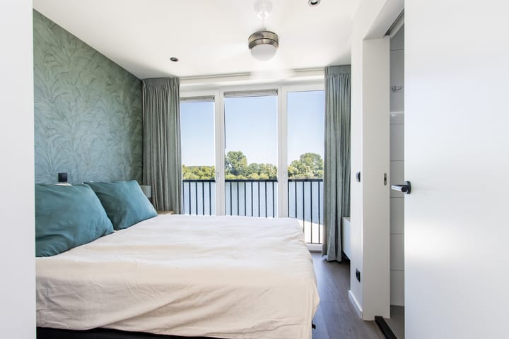 Foto 47 van Piekenwaardweg 10-A124