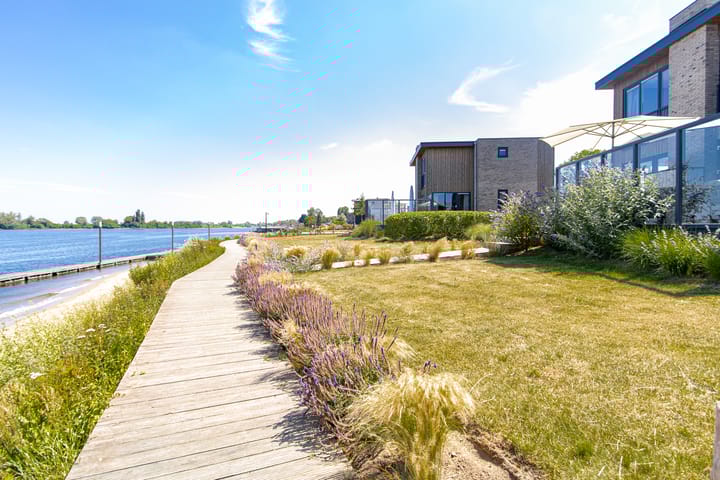 Foto 73 van Piekenwaardweg 10-A124