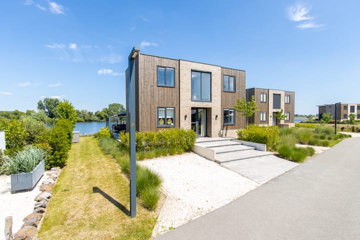 Foto 76 van Piekenwaardweg 10-A124