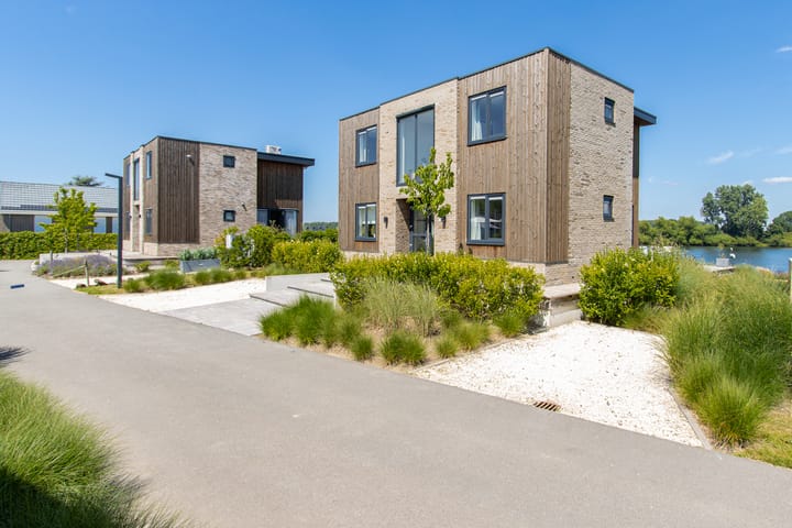 Foto 77 van Piekenwaardweg 10-A124