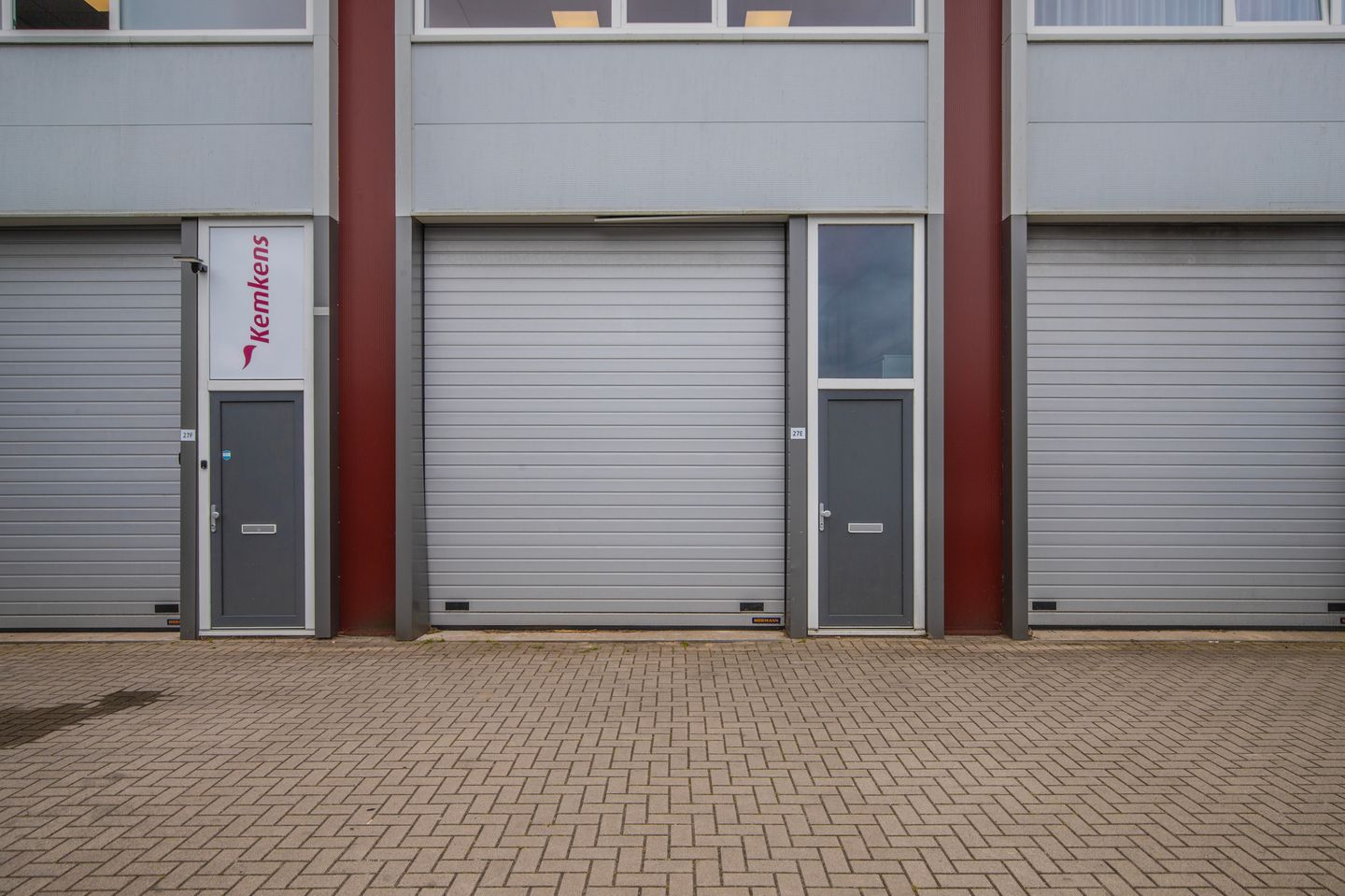 View photo 2 of Leemansweg 27-E