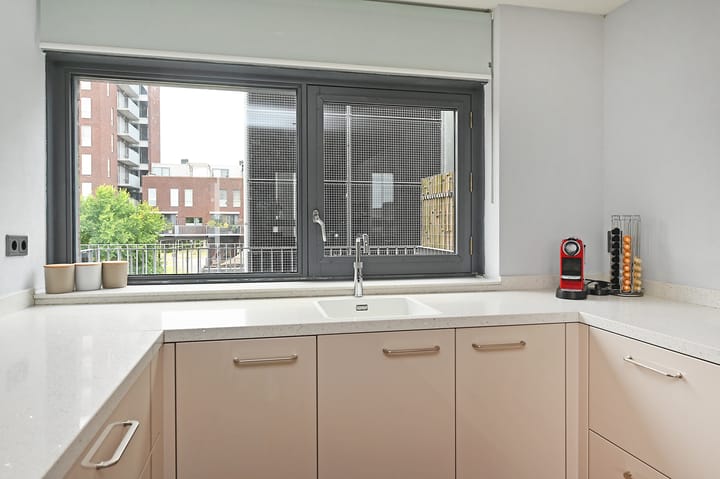 Foto 24 van Röntgenstraat 1