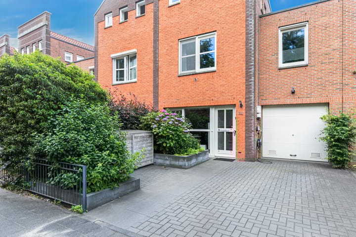 Foto 49 van Laakboulevard 114