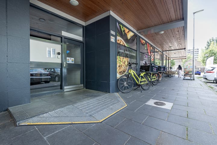 Photo 6 of Wijnpeerstraat 73