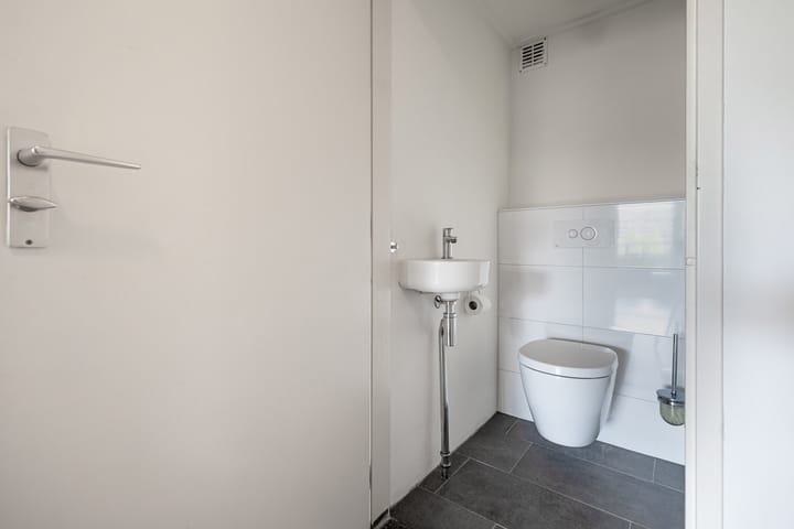 Photo 13 of Wijnpeerstraat 73