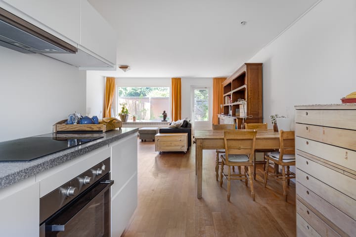 Foto 12 van J. Dixlaan 17