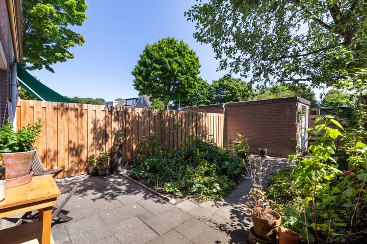 Foto 14 van J. Dixlaan 17