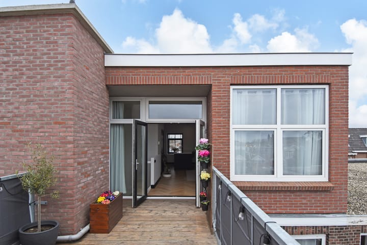 Photo 17 of Anton de Haenstraat 90