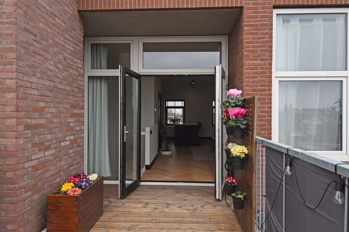 Photo 18 of Anton de Haenstraat 90