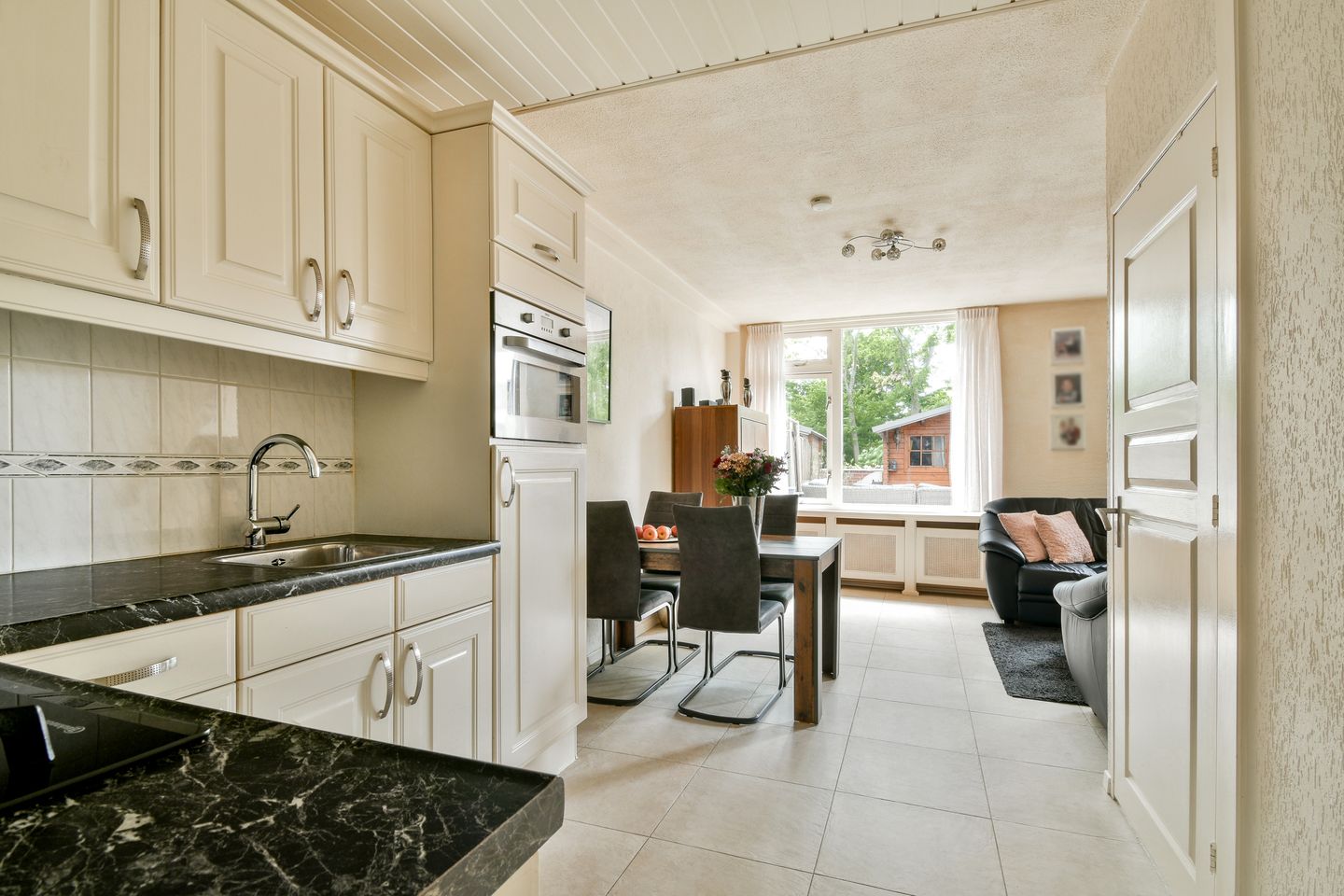 Photo 10 of Oosthavenplaats 19