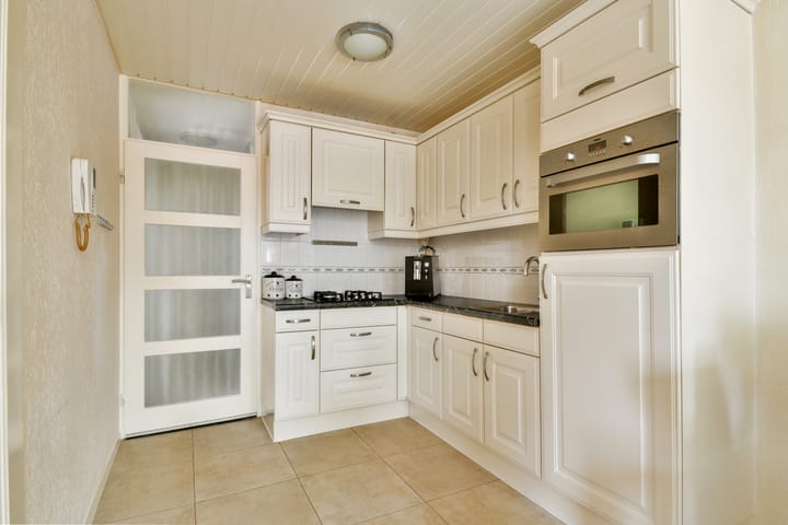 Photo 14 of Oosthavenplaats 19