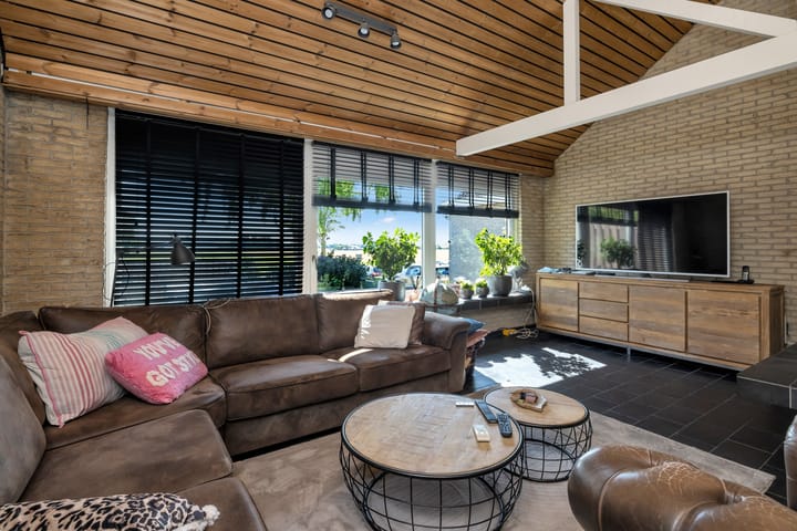 Photo 28 of Rijswaardsedijk 15-B