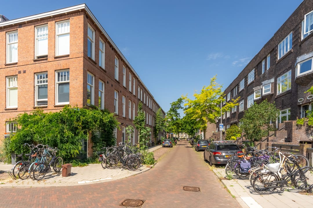 Photo 2 of Admiraal van Gentstraat 20