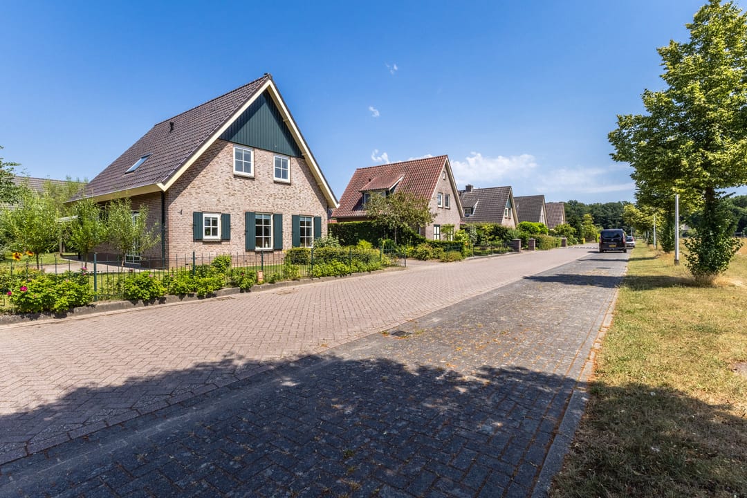 Foto 2 van Lindeselaak 7