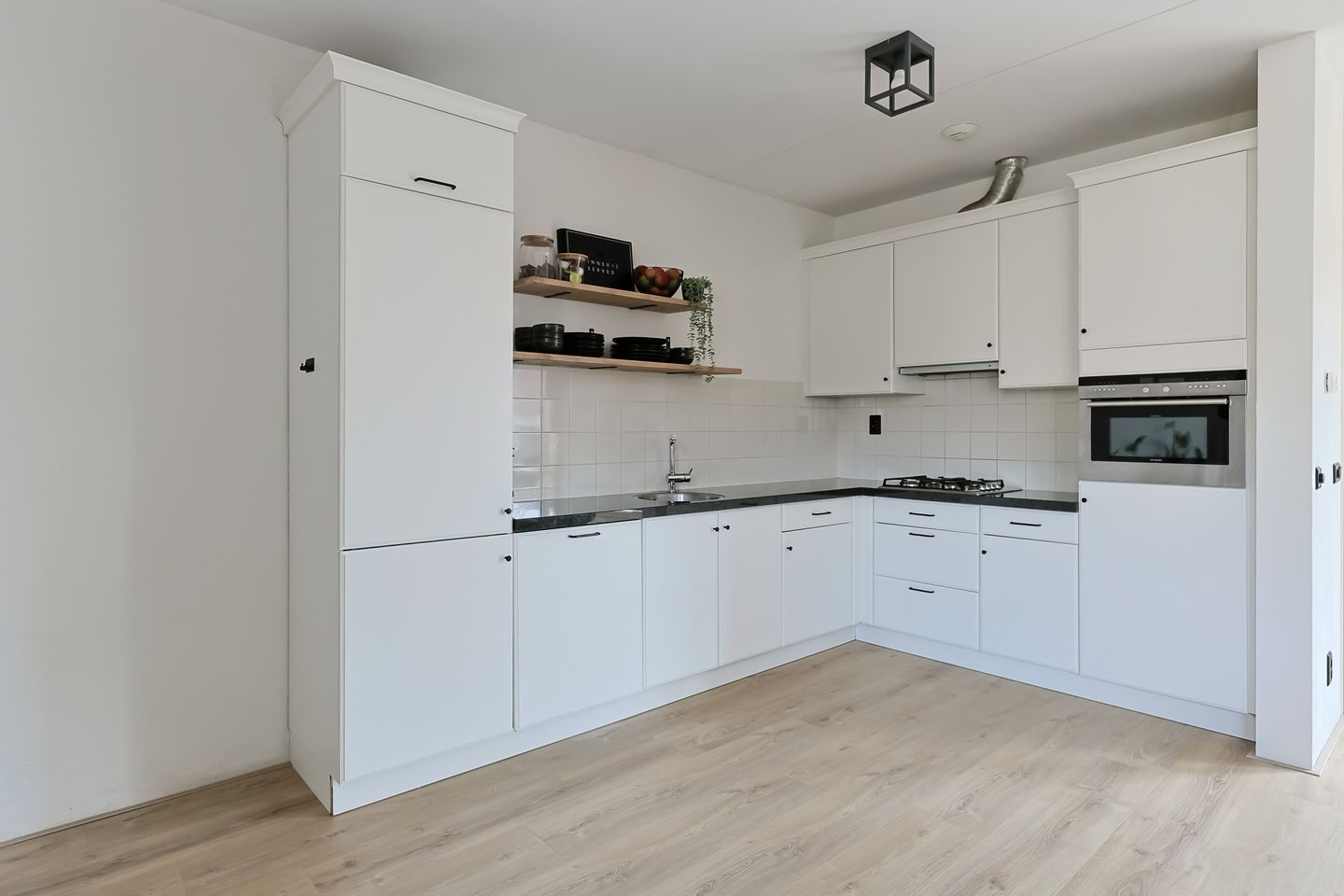 Photo 14 of Kooikerstraat 30