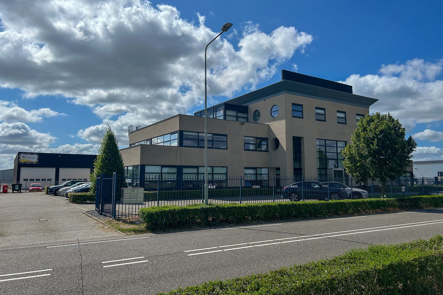 View photo 2 of Nobelweg 17