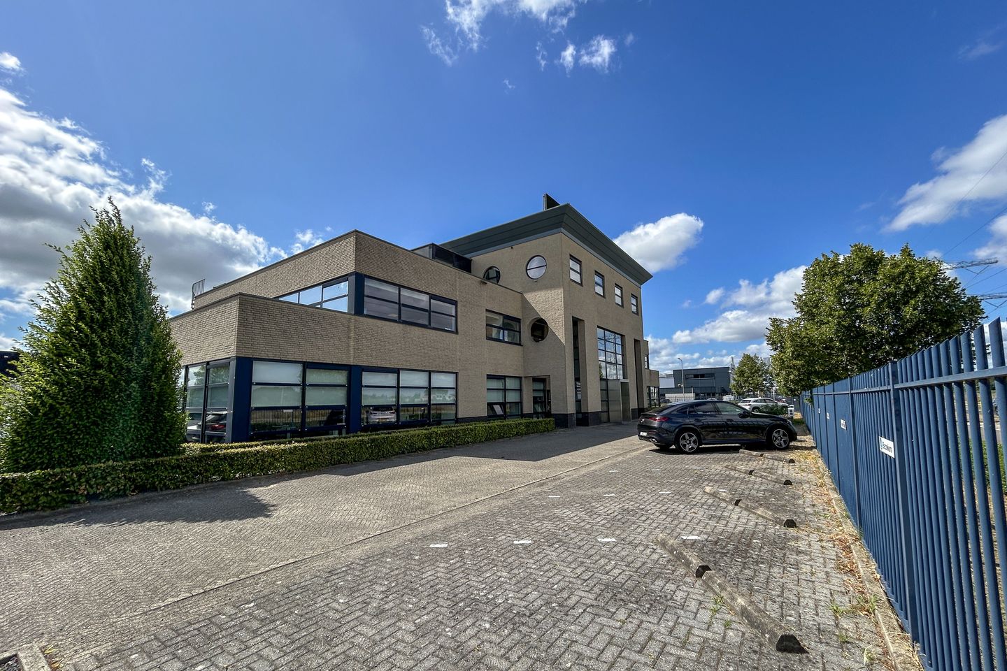 View photo 3 of Nobelweg 17