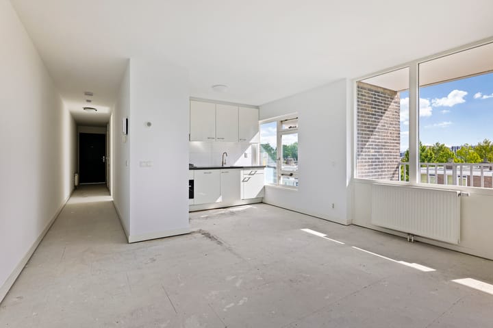 Photo 12 of Arent Janszoon Ernststraat 727-A