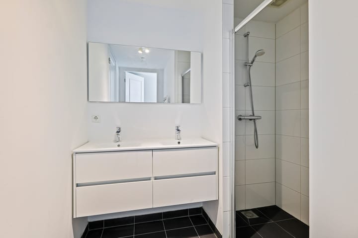 Photo 15 of Arent Janszoon Ernststraat 727-A