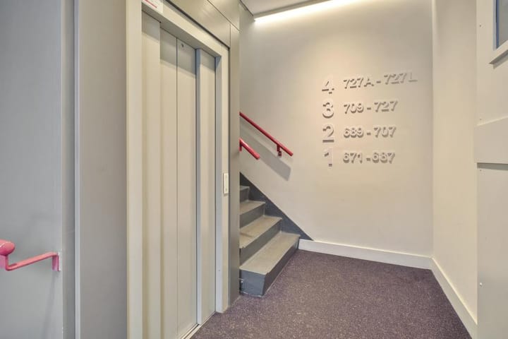 Photo 17 of Arent Janszoon Ernststraat 727-A