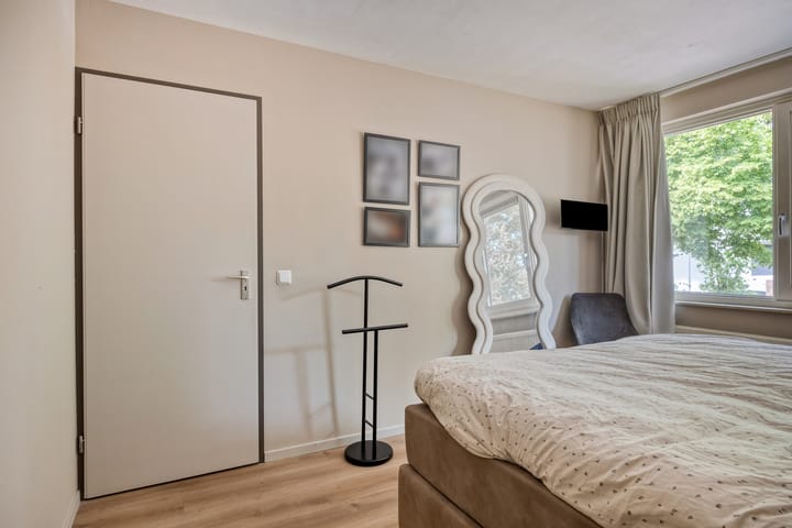 Foto 24 van Bisschop van Mierlostraat 114