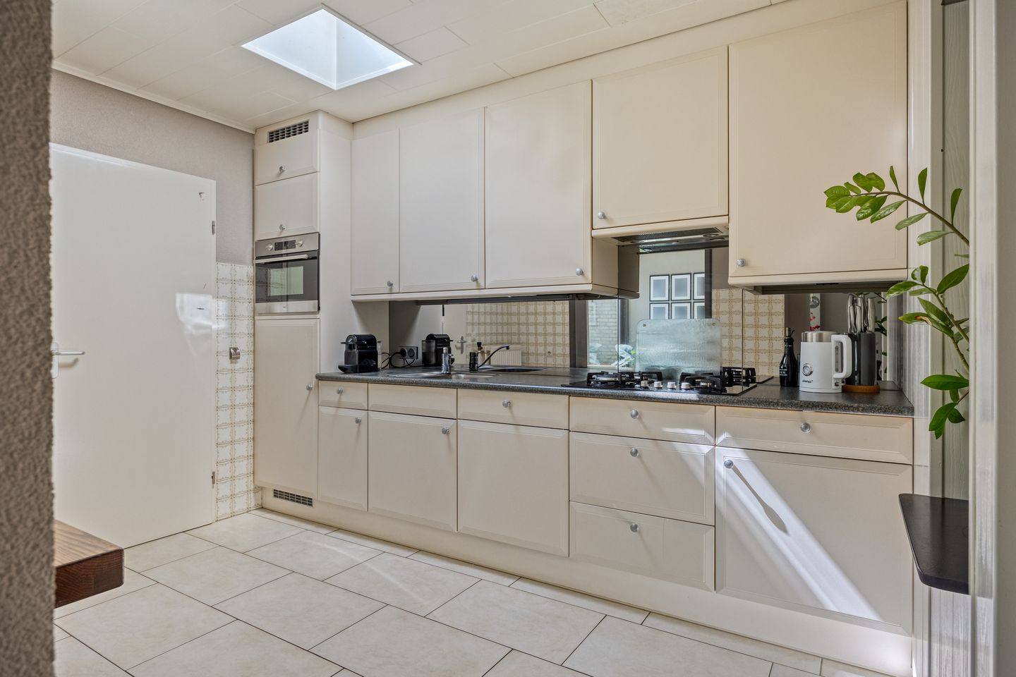 Foto 14 van Bisschop van Mierlostraat 114