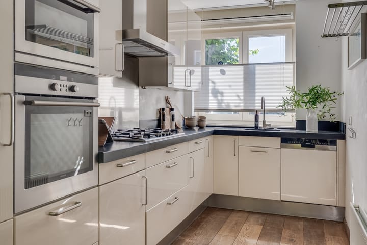 Photo 16 of Rechtsbuitenstraat 4