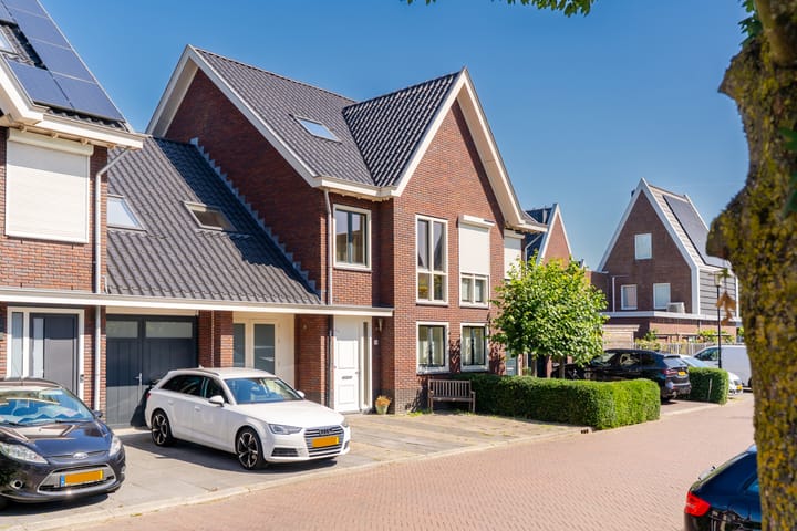 Photo 39 of Rechtsbuitenstraat 4