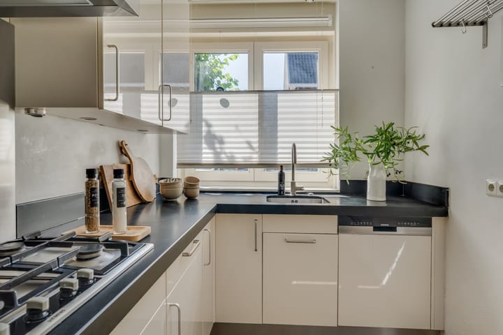 Photo 19 of Rechtsbuitenstraat 4