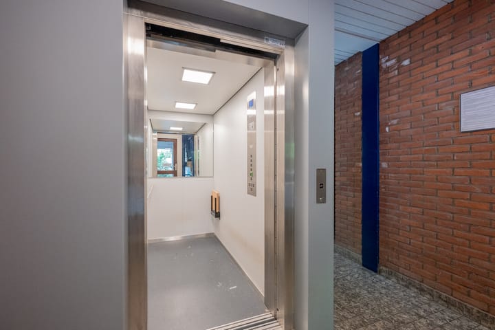 Photo 40 of M.A. de Ruyterstraat 42