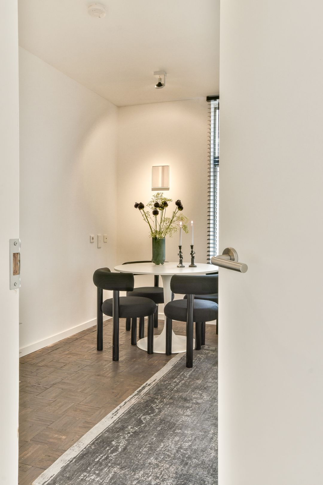 Photo 2 of Van Houweningenstraat 66-2