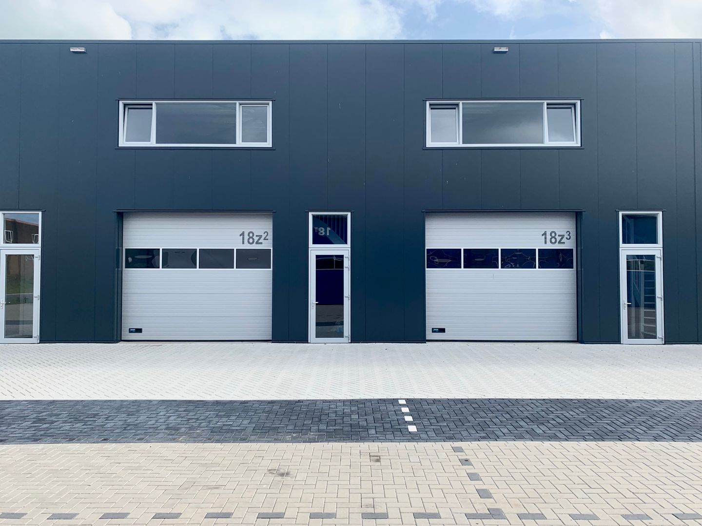 View photo 2 of Industrieweg 18-z2