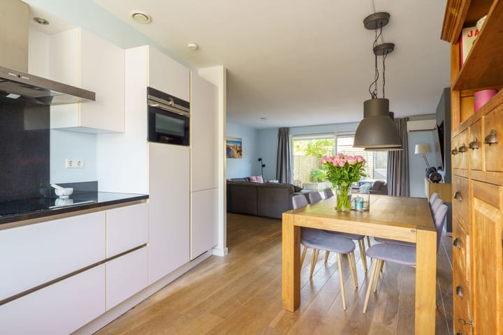 Foto 19 van Cornelis Matelieffstraat 56