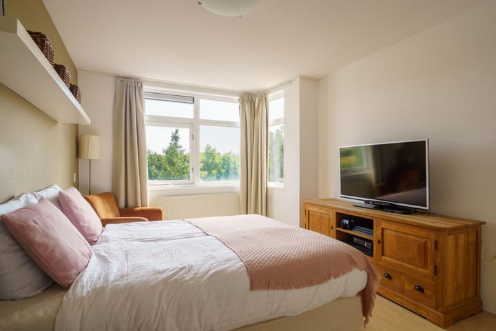 Foto 23 van Cornelis Matelieffstraat 56