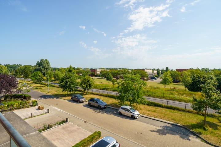 Foto 35 van Cornelis Matelieffstraat 56