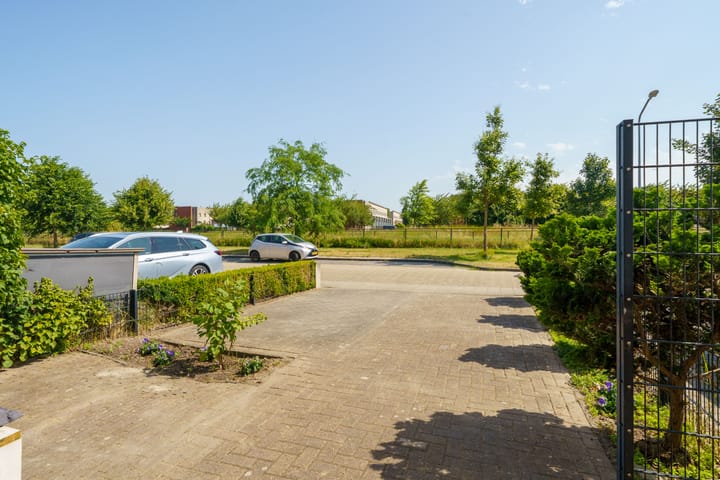 Foto 42 van Cornelis Matelieffstraat 56