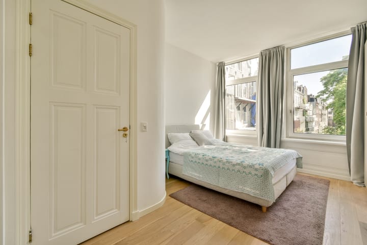 Photo 22 of Eerste Hugo de Grootstraat 1-2