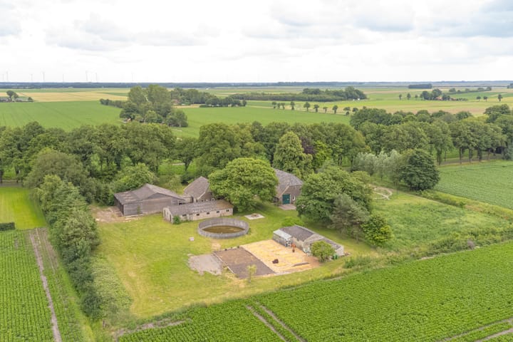 Foto 2 van Dorpsstraat 1