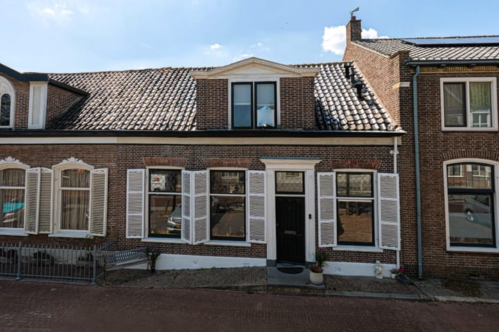 Photo 4 of Voorstraat 36