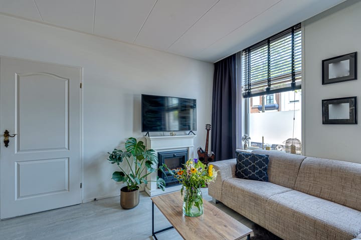 Photo 19 of Voorstraat 36