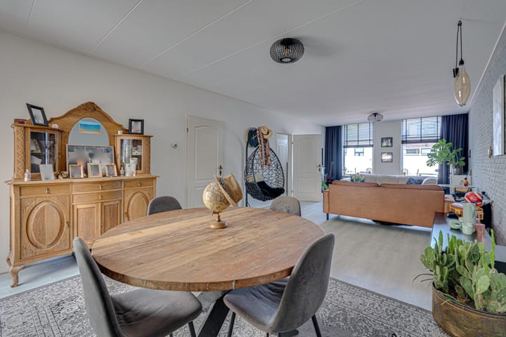 Photo 22 of Voorstraat 36