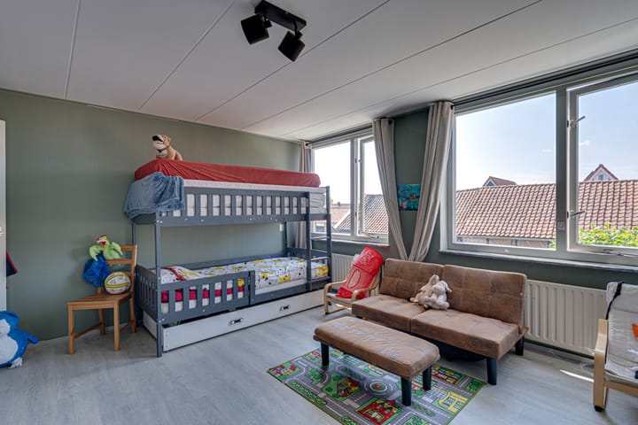 Photo 34 of Voorstraat 36