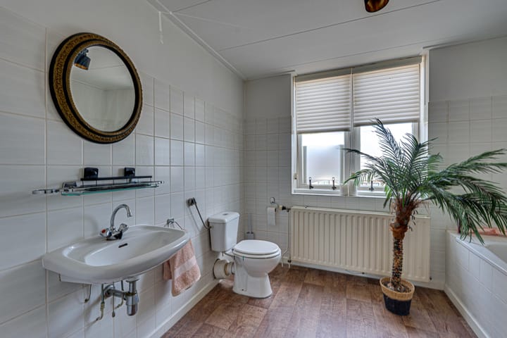 Photo 41 of Voorstraat 36