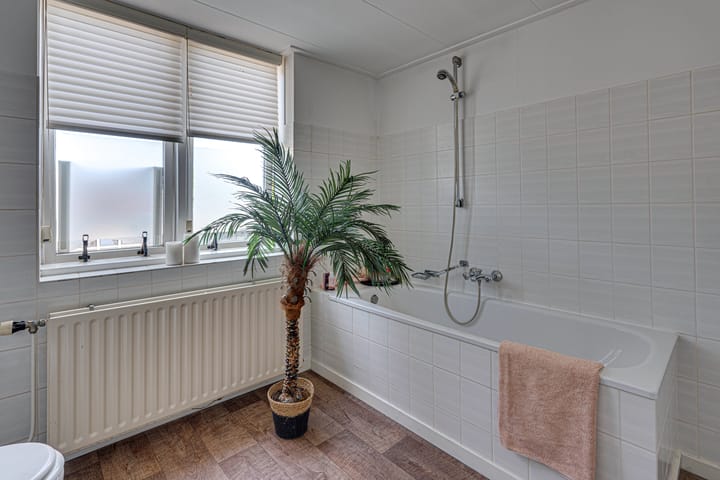 Photo 42 of Voorstraat 36